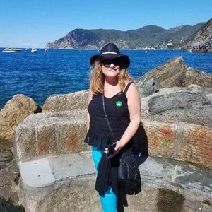 Meet your Posher, Rhonda